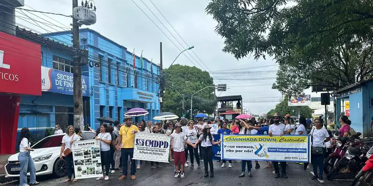 2ª Caminhada Down de Castanhal reúne centenas de pessoas no centro do município