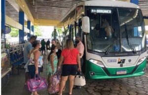 Gratuidade no transporte intermunicipal: Idosos têm direito a vagas reservadas – veja como garantir o benefício